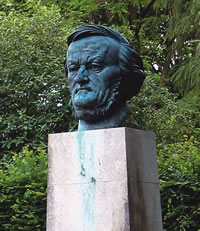 Sculpture of Wagner on the grounds of the Festspielhaus in Bayreuth, Germany. Photo courtesy: Itig Journal