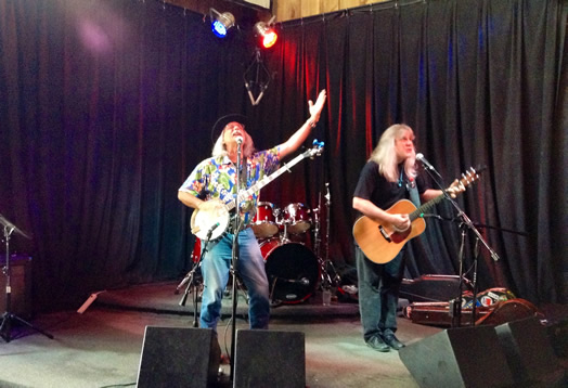 Rik Palieri and George Mann in Buffalo, at the final concert on the Almanac Trail Tour.