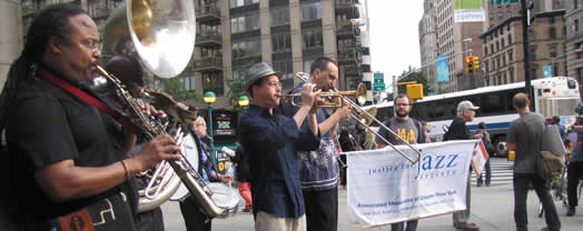 Jazz musicians, union staff and supporters spread the word about Local 802’s Justice for Jazz Artists campaign, in a musical rally and demonstration over the summer.